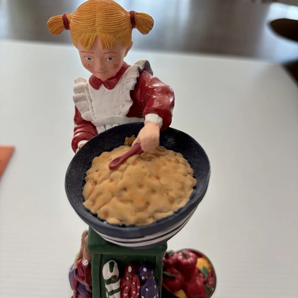 Dept. 56 All Through The House - Madeline Making Cookies 9309-2